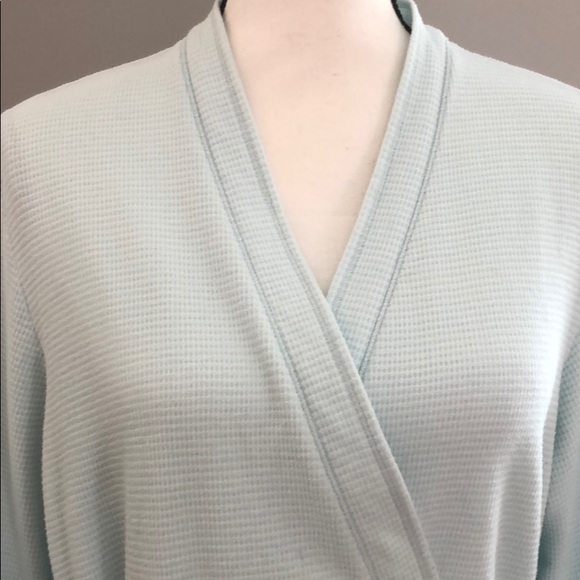 3/4 sleeve knee length robe - Picture 2 of 7